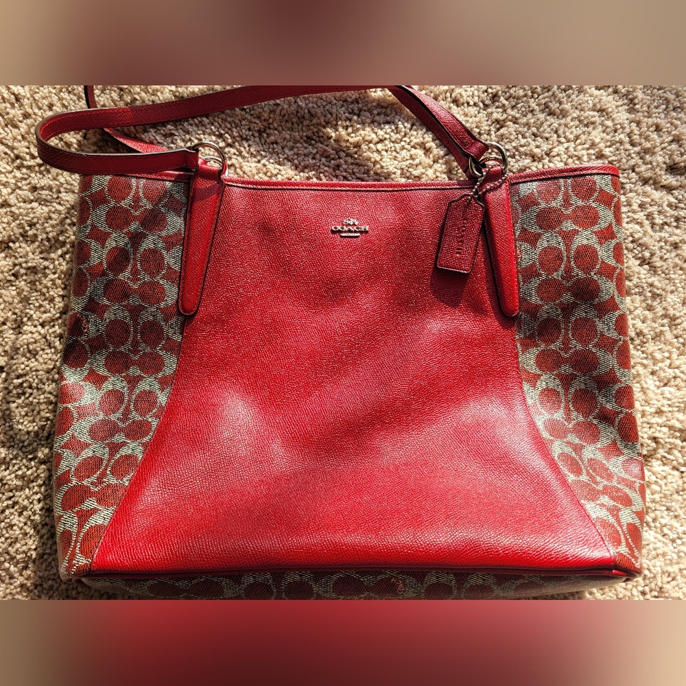 Brand New Never Used Coach Bailey Tote bag In SaffianoStyle No.24218, circa 2018